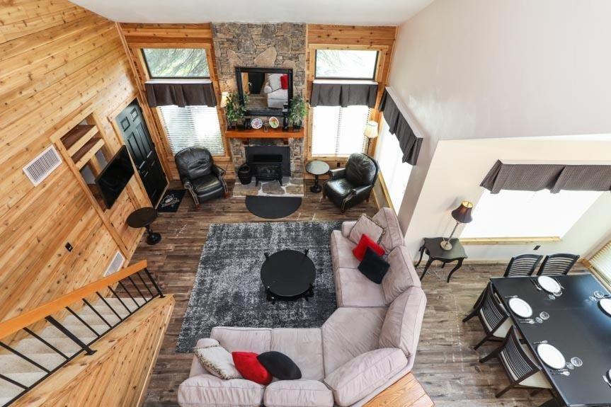 Seven Springs 2 Bedroom Premium Condo, Walk To Slopes Champion
